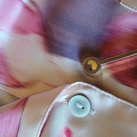 Victoria's Secret Long Sleeves Buttoned Down Pajama Shirt.  Size S - Picture 16 of 16